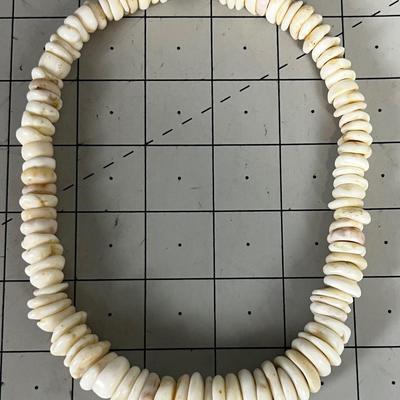 Vintage Puka Shell Choker Necklace 