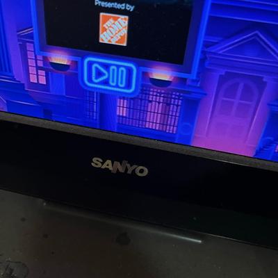 Sanyo TV w/ remote