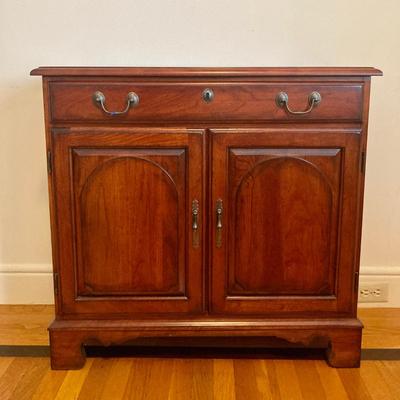 Hall cabinet