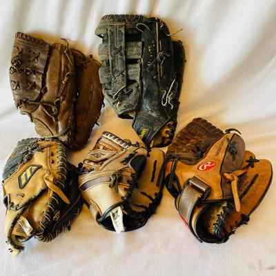 Lot of Baseball Gloves (GR-SL)
