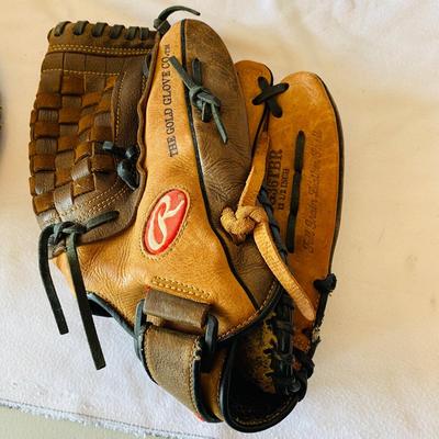 Lot of Baseball Gloves (GR-SL)