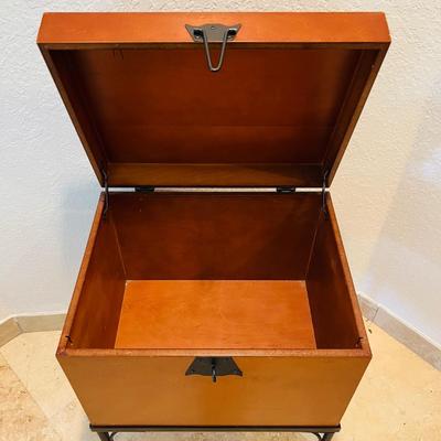 Box Table on Metal Stand  (LR-JM)