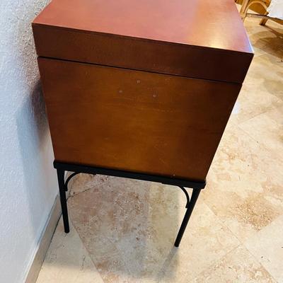 Box Table on Metal Stand  (LR-JM)