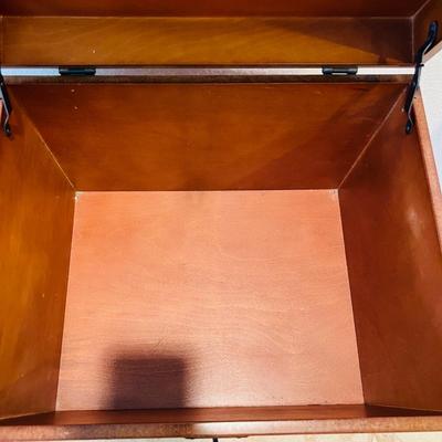 Box Table on Metal Stand  (LR-JM)