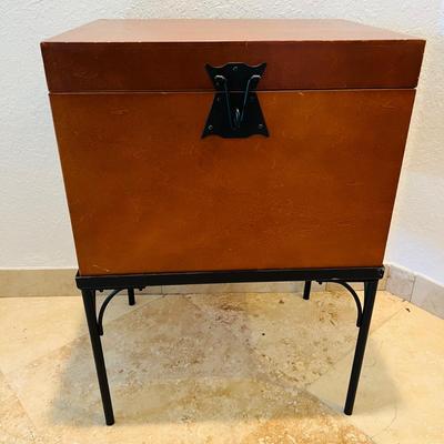 Box Table on Metal Stand  (LR-JM)