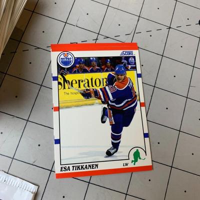 #144 Stack of 1990 Score NHL Hockey Cards