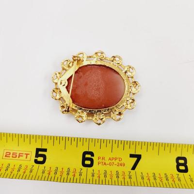 VINTAGE GOLD TONED CAMEO BROOCH PIN