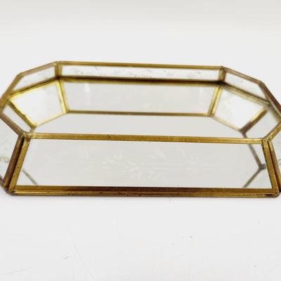 BEAUTIFUL ETCHED GLASS & BRASS DECOR