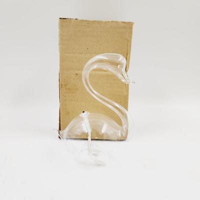 BEAUTIFUL SWAN GLASS OIL LAMP