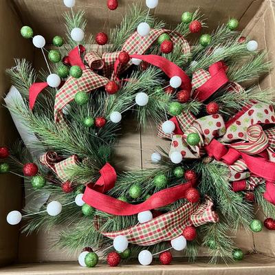 1589 Whimsical Christmas Wreath