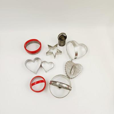 FUN SET OF COOKIE CUTTERS - ALUMINUM & PLASTIC
