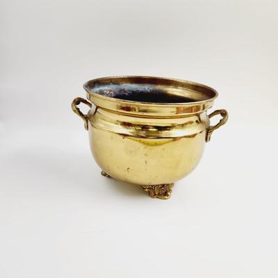 NICE BRASS HANDLED POT