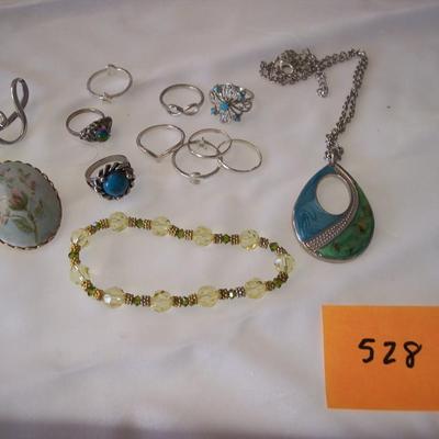 Lot of costume rings & other