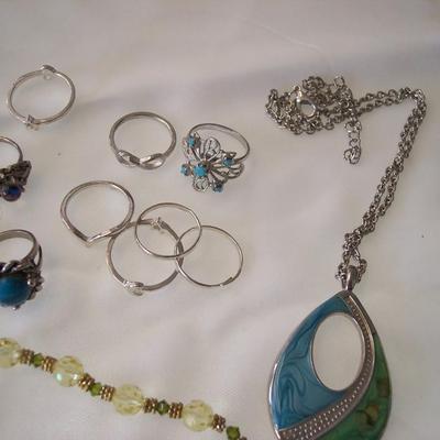 Lot of costume rings & other
