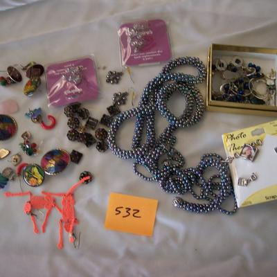Lot of broken Jewelry & parts
