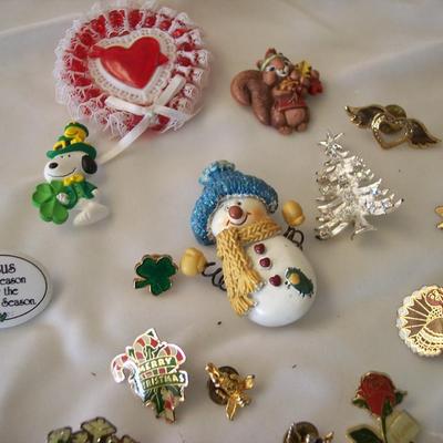 Lot of Holiday Pins