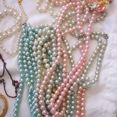 Large lot of necklaces