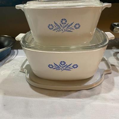 Set of 2 Corning Ware casseroles