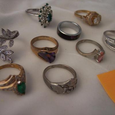 Lot of 10 Costume Jewelry Rings