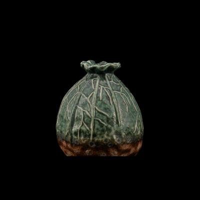 Veined Leaf Design Vase