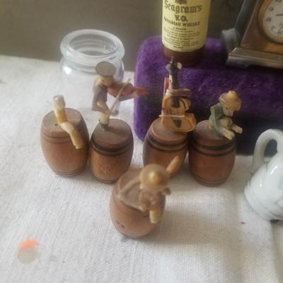 Miniture lot barrel band clock etc