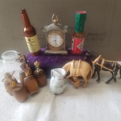Miniture lot barrel band clock etc
