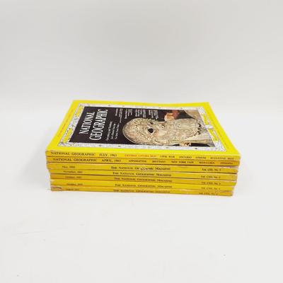 VINTAGE NATIONAL GEOGRAPHY SET OF 5