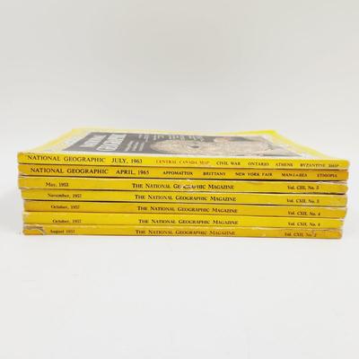 VINTAGE NATIONAL GEOGRAPHY SET OF 5