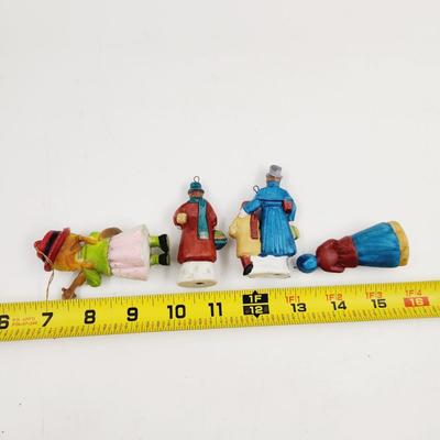 VINTAGE BUNDLE OF PORCELAIN AND RESIN CHARACTERS
