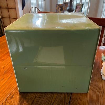 Green Bread Box