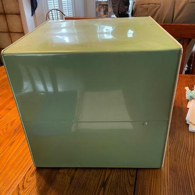 Green Bread Box