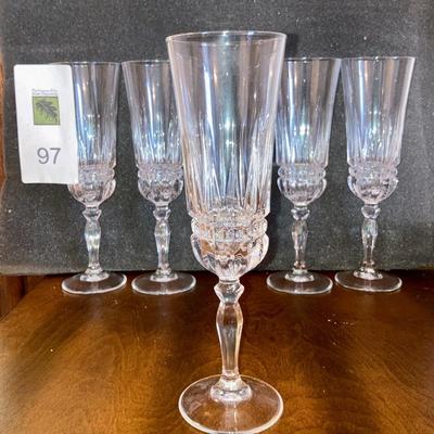 5 champagne flutes