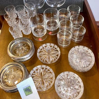 Lot of assorted glassware
