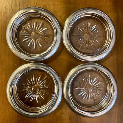 Lot of assorted glassware