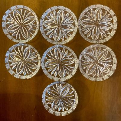 Lot of assorted glassware