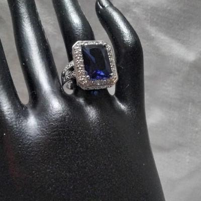 Gorgeous Sapphire Quartz With White Sapphires 925 Ring Size 8.5