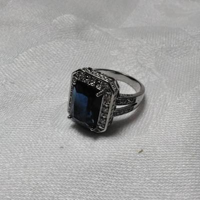 Gorgeous Sapphire Quartz With White Sapphires 925 Ring Size 8.5