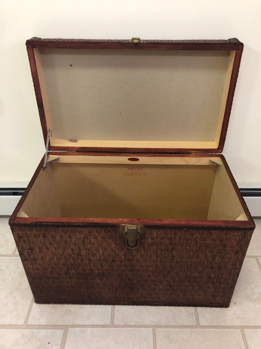 LOT44M Vintage Redmon Wicker Like Lightweight Trunk/Chest