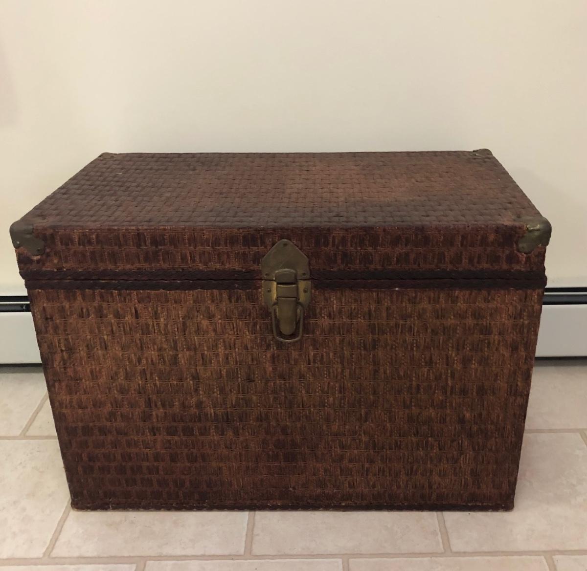LOT44M Vintage Redmon Wicker Like Lightweight Trunk/Chest