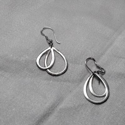 LA 925 Dangle Earrings