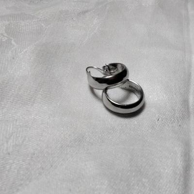 Beautiful WELLSTER 925 Hoop Earrings