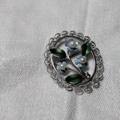 Beautiful Vintage Krementz Brooch