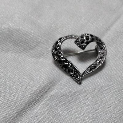 Stunning Vintage Black Onxy and Marcasite Brooch