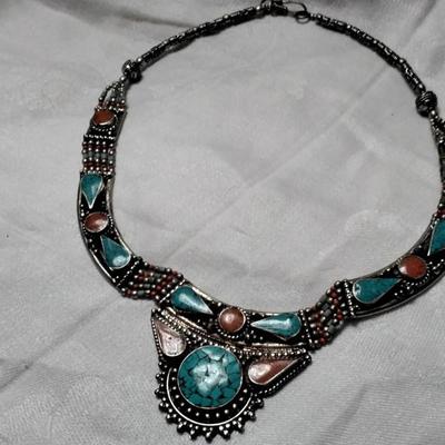 Over 35G of  GORGEOUS  Vintage Turquoise Native American Bib Necklace