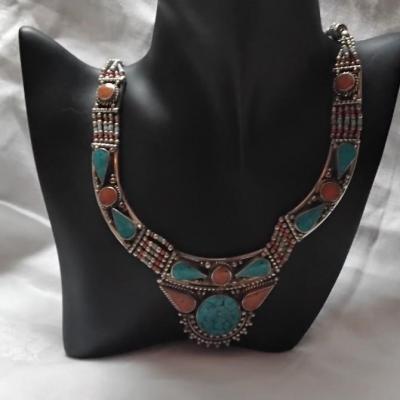 Over 35G of  GORGEOUS  Vintage Turquoise Native American Bib Necklace