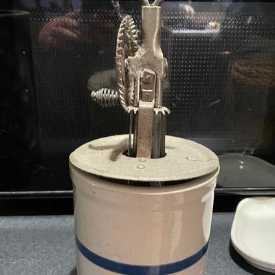 Wesson Oil Crock With Beater