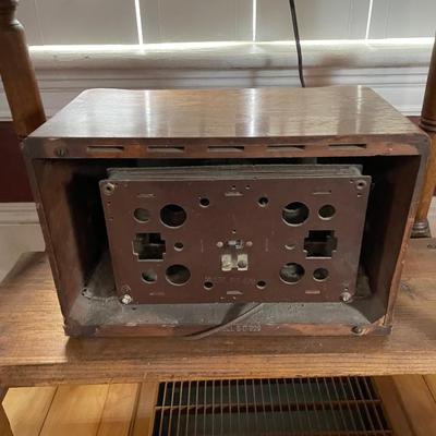 Zenith Table Top Radio