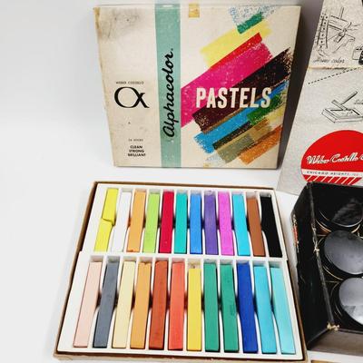 FANTASTIC BUNDLE OF ART PAINTING & DRAWING SUPPLIES