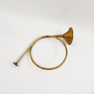 VINTAGE BRASS HUNTING HORN