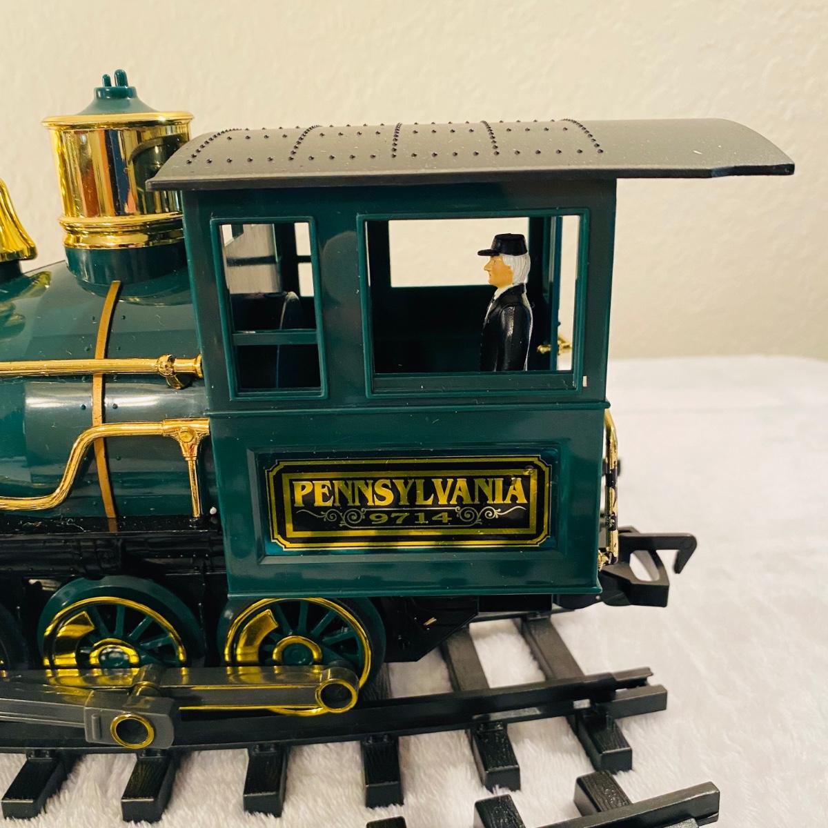 Coastal Express 33 Piece Train Set GR SL EstateSales